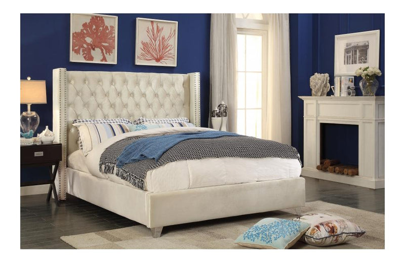 Cacia Cream Bed