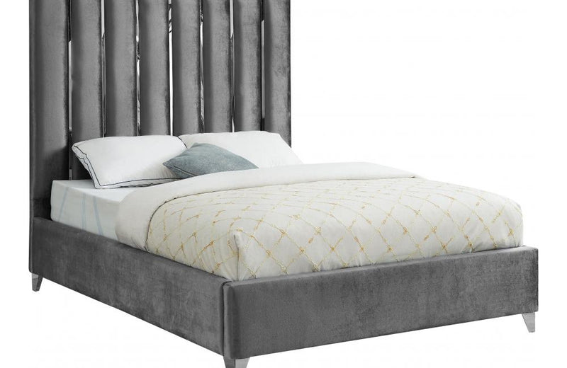 Daelyn Grey Bed