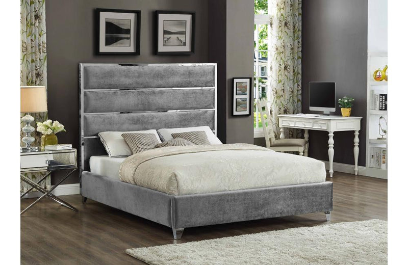 Eachthighearn Grey Bed