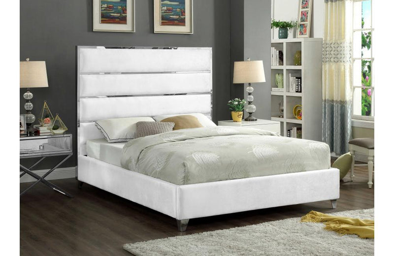 Eachthighearn White Bed