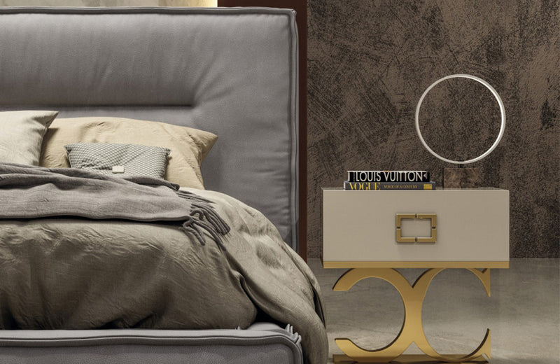 Coronelli Collezioni Hollywood Italian Contemporary Grey Leather Bed