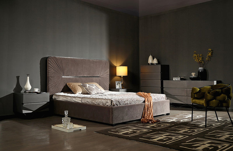 Modrest Duke Modern Grey Velvet & Black Gun Chrome Bed