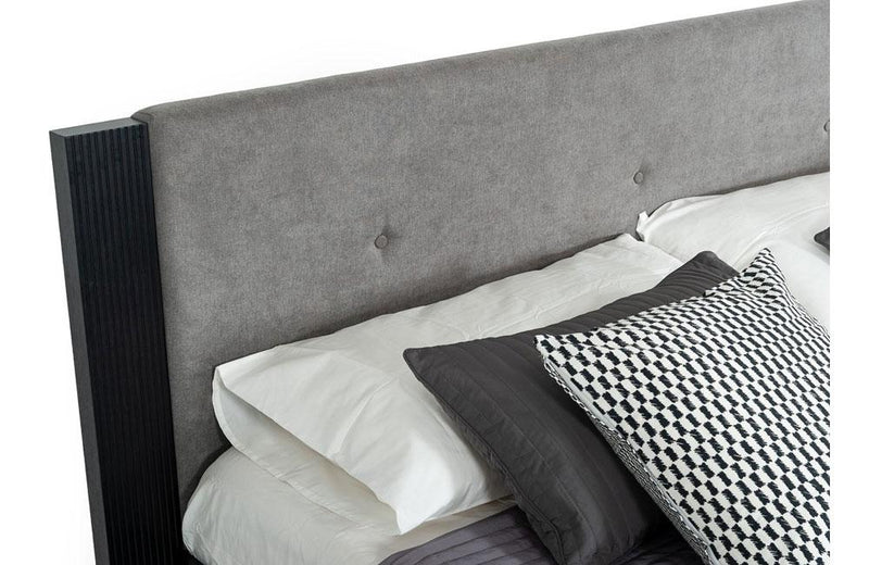 Panther Contemporary Gray & Black Bed