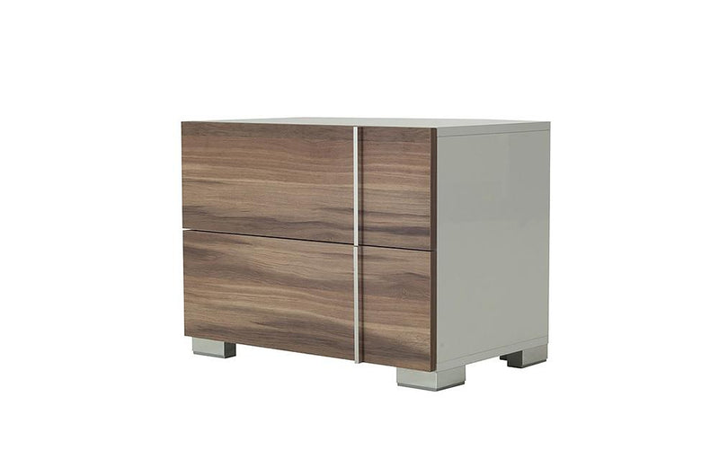 Nova Domus Giovanna Italian Modern White & Cherry Bedroom Set